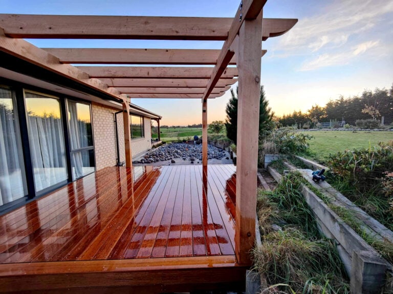 Loburn-deck-and-Pergola